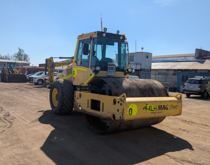 Compactador Bomag D211W 3