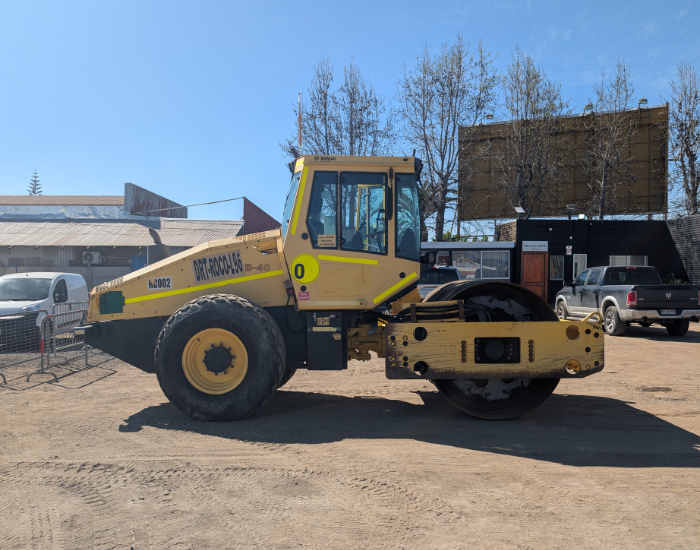 Compactador Bomag D211W 4