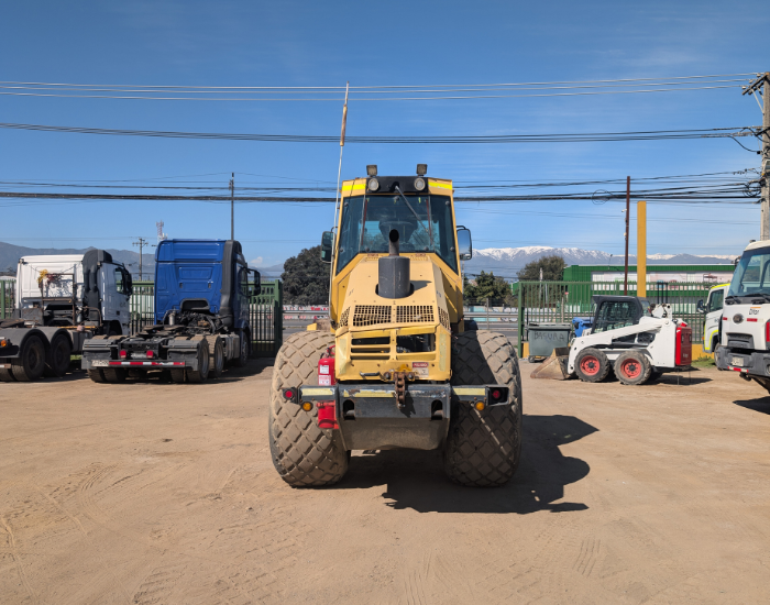 Compactador Bomag D211W 6