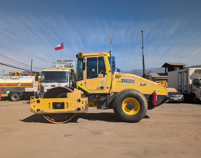 Compactador Bomag D211W 8