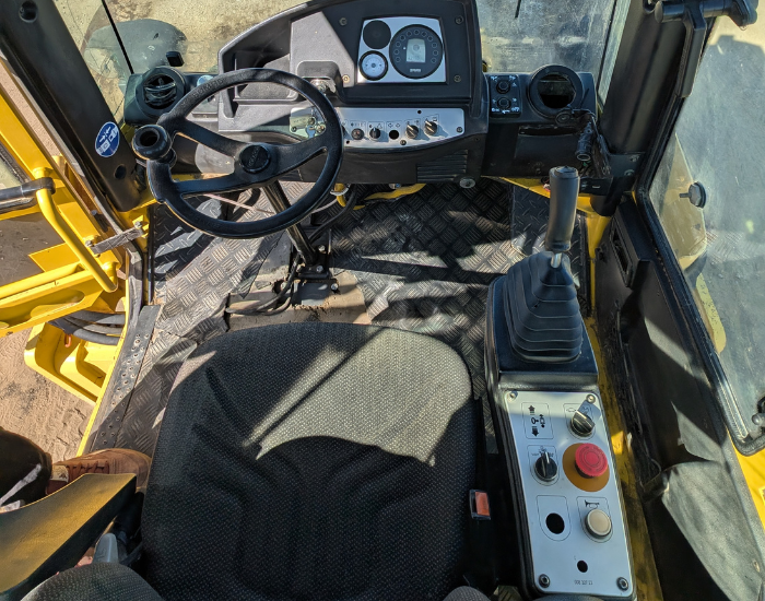 Compactador Bomag D211W 9